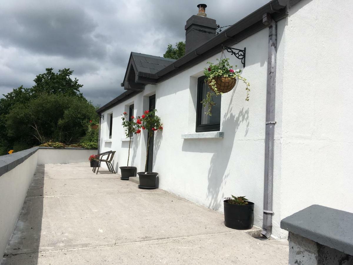 Cottage At Youghal Bridge Dloughtane Bagian luar foto