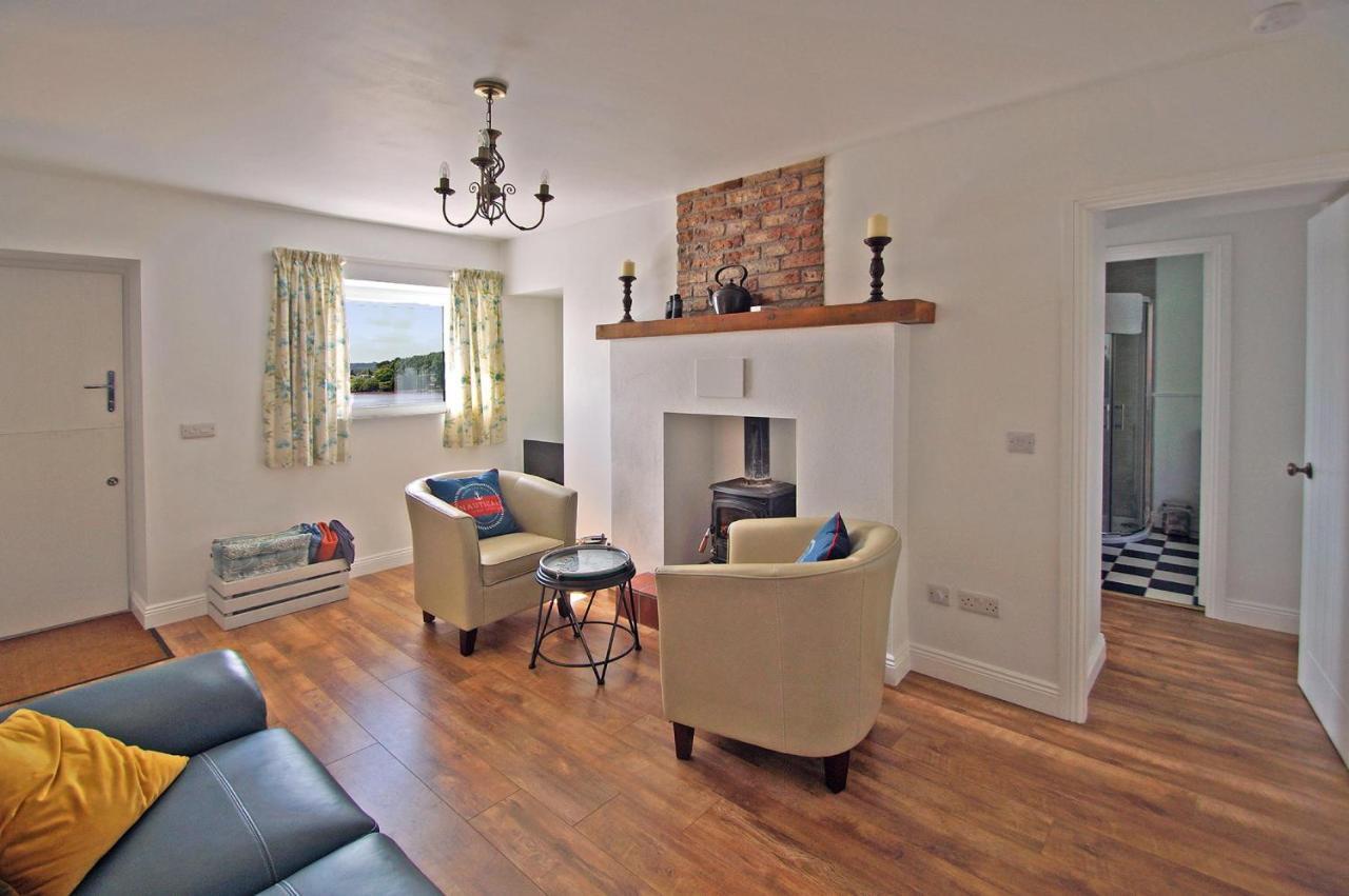 Cottage At Youghal Bridge Dloughtane Bagian luar foto